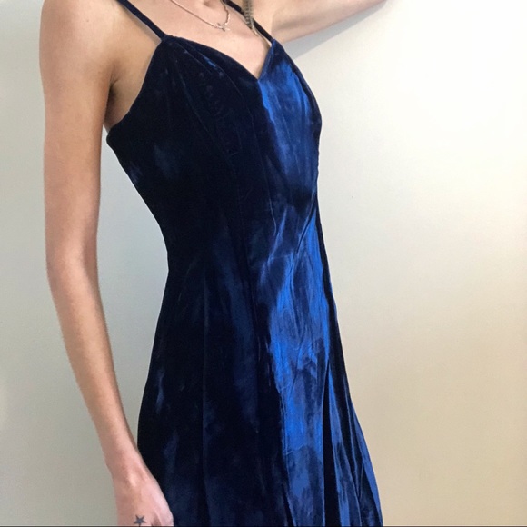 Vintage union made navy velvet dress - Picture 7 of 8